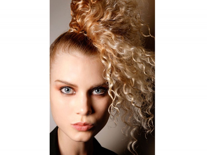 Capelli Corti Semi Raccolti