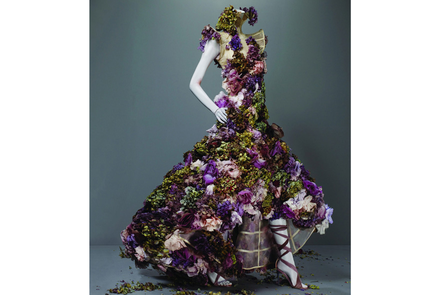 Alexander McQueen abito in fiori di seta e fiori veri