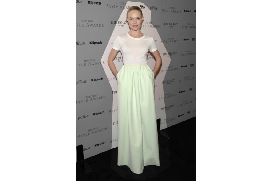 Kate Bosworth in t-shirt bianca e gonna lunga di Jil Sander