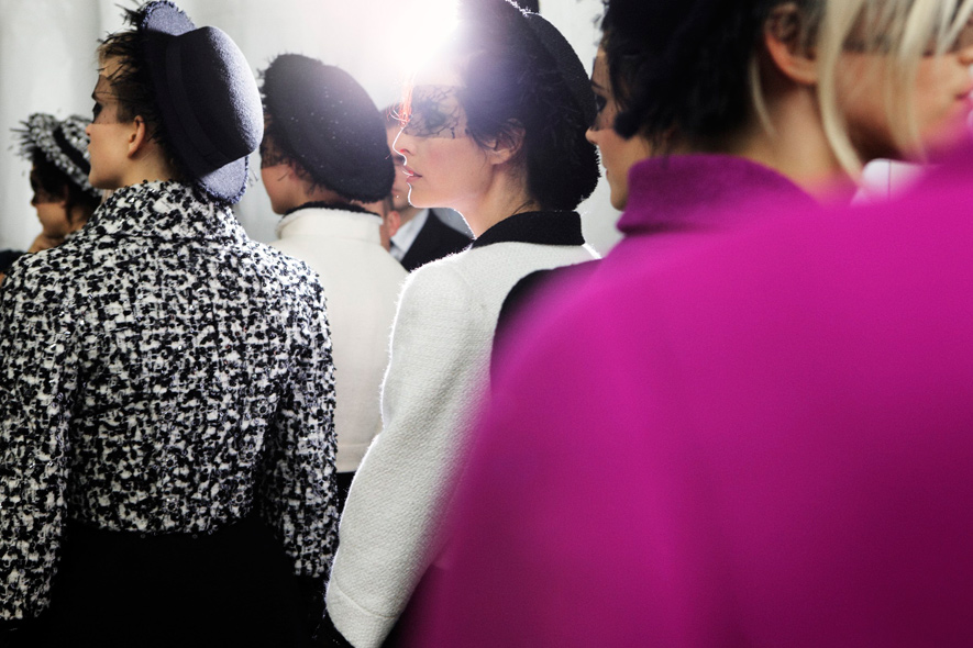 Chanel Haute Couture: il backstage della sfilata