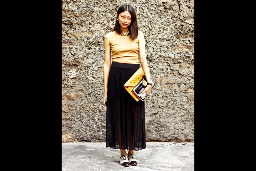 Gioielli, lustrini e paillettes: Parigi on the street
