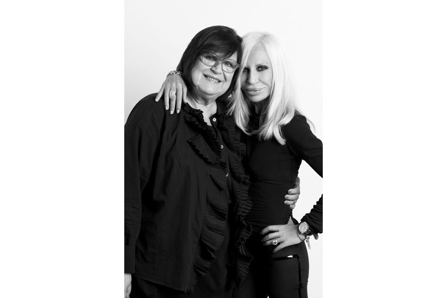 22 Donatella Versace and Margareta van den Bosch 1333×2000