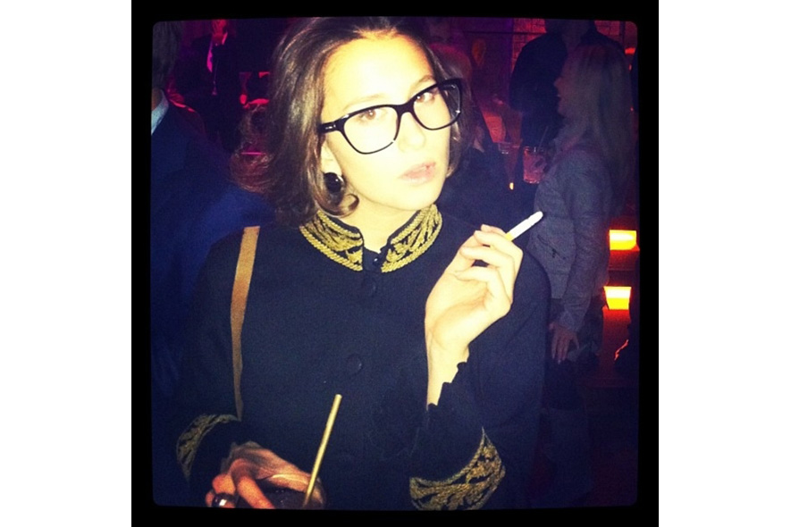 Agnese likes her dolcegabbana glasses because they are essential. s itgdetail1220