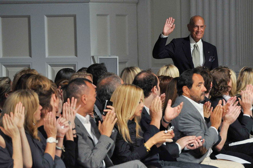 Oscar de la Renta sfilata