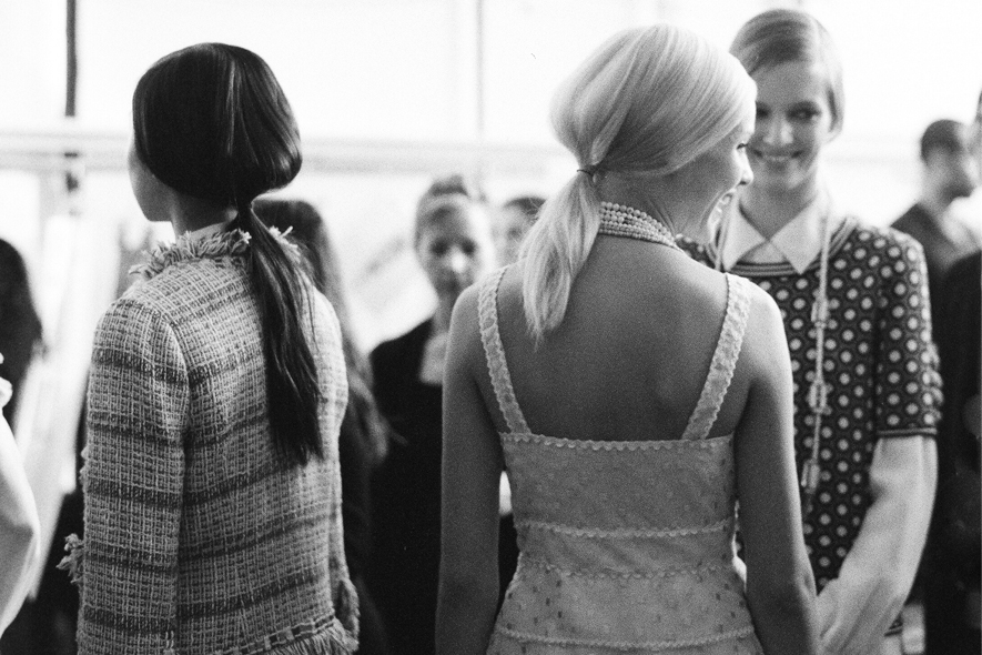 Tory Burch: il backstage della sfilata P/E 2012