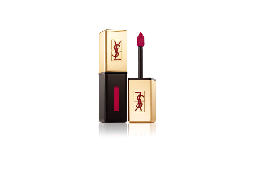 Ha l’effetto vinilico di un gloss il Rouge Pur Couture Glossy di Yves Saint Laurent