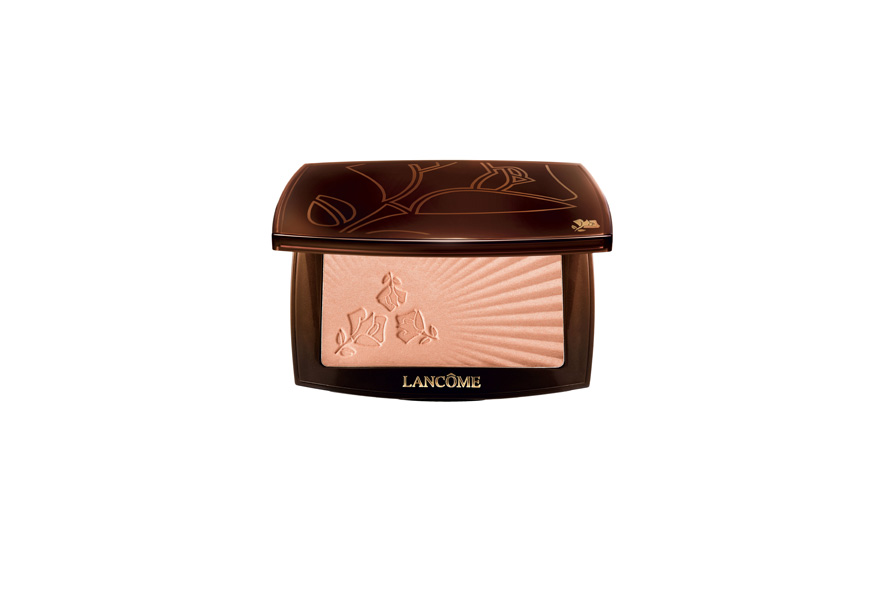 Lo Star Bronzer di Lancôme è pensato per le donne che cercano un effetto iridescente che non perda tono durante la giornata