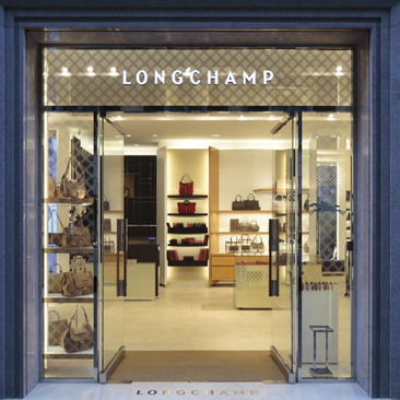 Longchamp apre a Milano