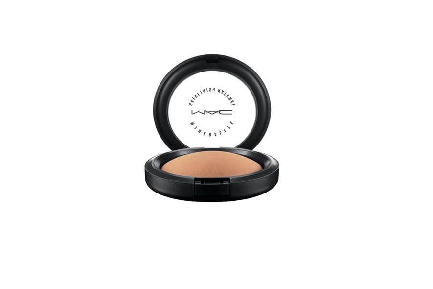 Un finish matte ma non coprente per il Mineralize Skin finish Natural Medium Deep di MAC