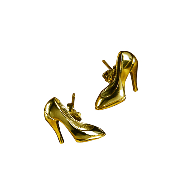 Le scarpe si appendono al collo!