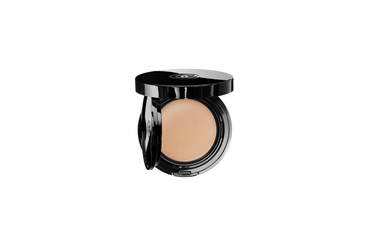 Chanel Vitalumiere Aqua Compact