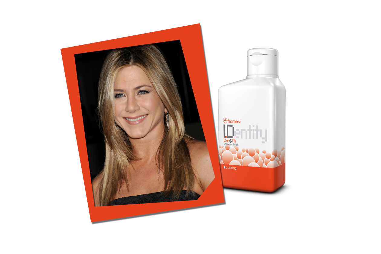 Il punto debole di Jennifer Aniston? Il volume. La soluzione è Look@me Identity Look di Framesi che lavora sulle lunghezze