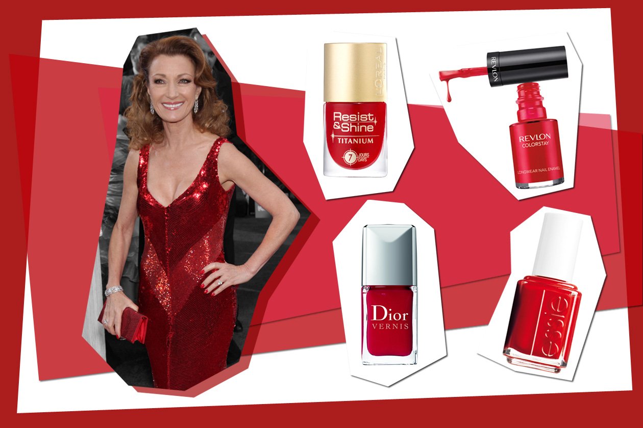 Smalto, vestito e borsa: il look total red di Jane Seymour è perfetto per le passerelle (Dior – Essie – Revlon – L’Oréal Paris)