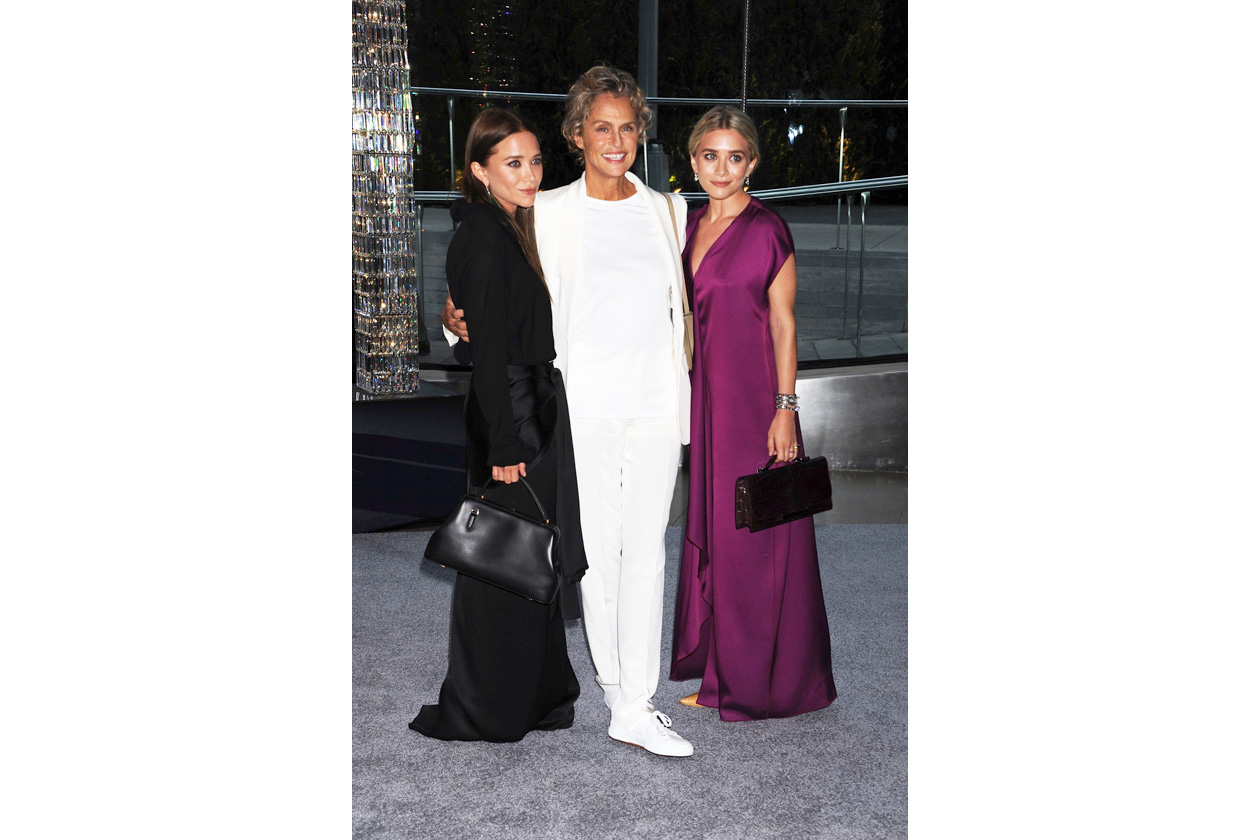 Alta 2932879 Mary Kate Olsen, Lauren Hutton, Ashley Olsen