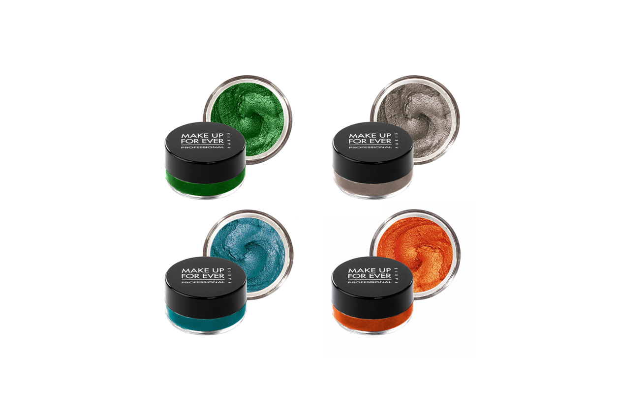 Aqua Cream di Make Up For Ever è un ombretto cremoso iridescente waterproof che assicura un make- up a lunga durata
