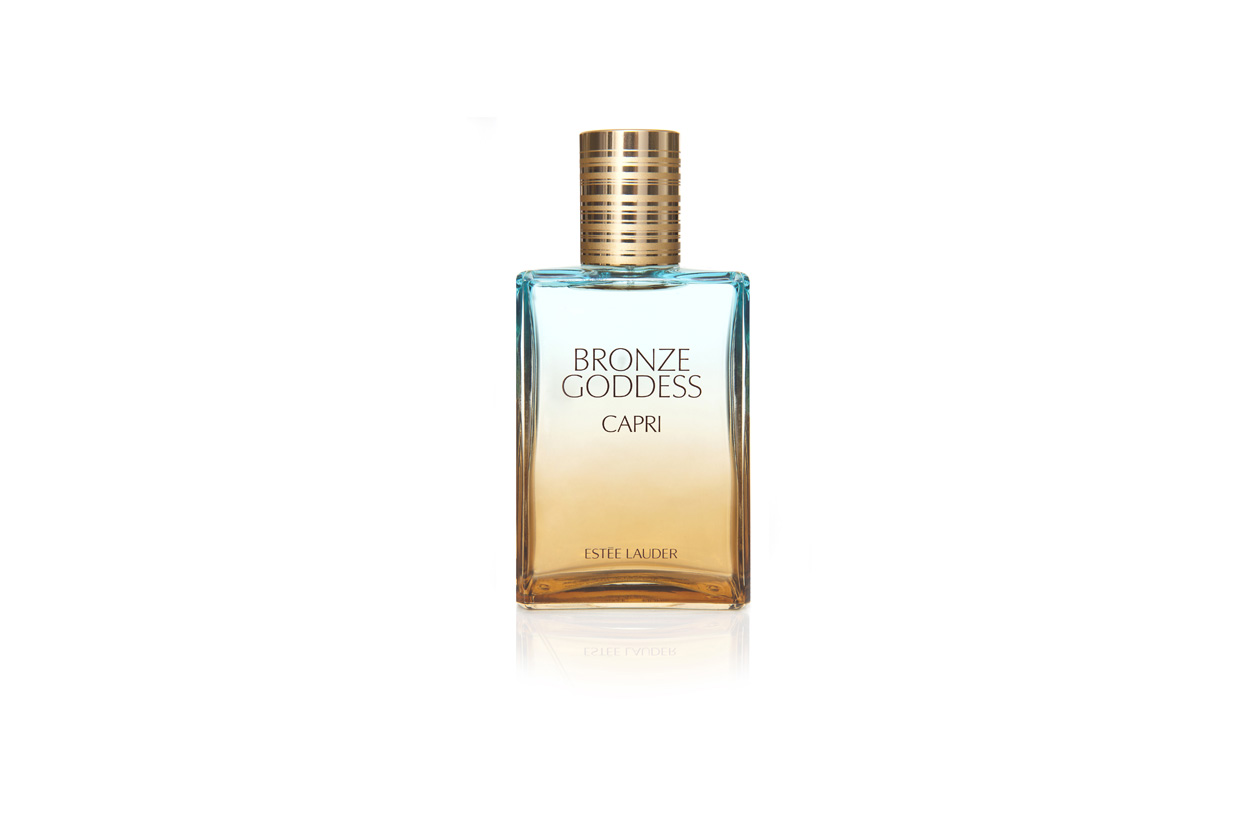 Bronze Goddess Capri di Estée Lauder è un profumo frizzante, esotico e appetitoso con note di cassis