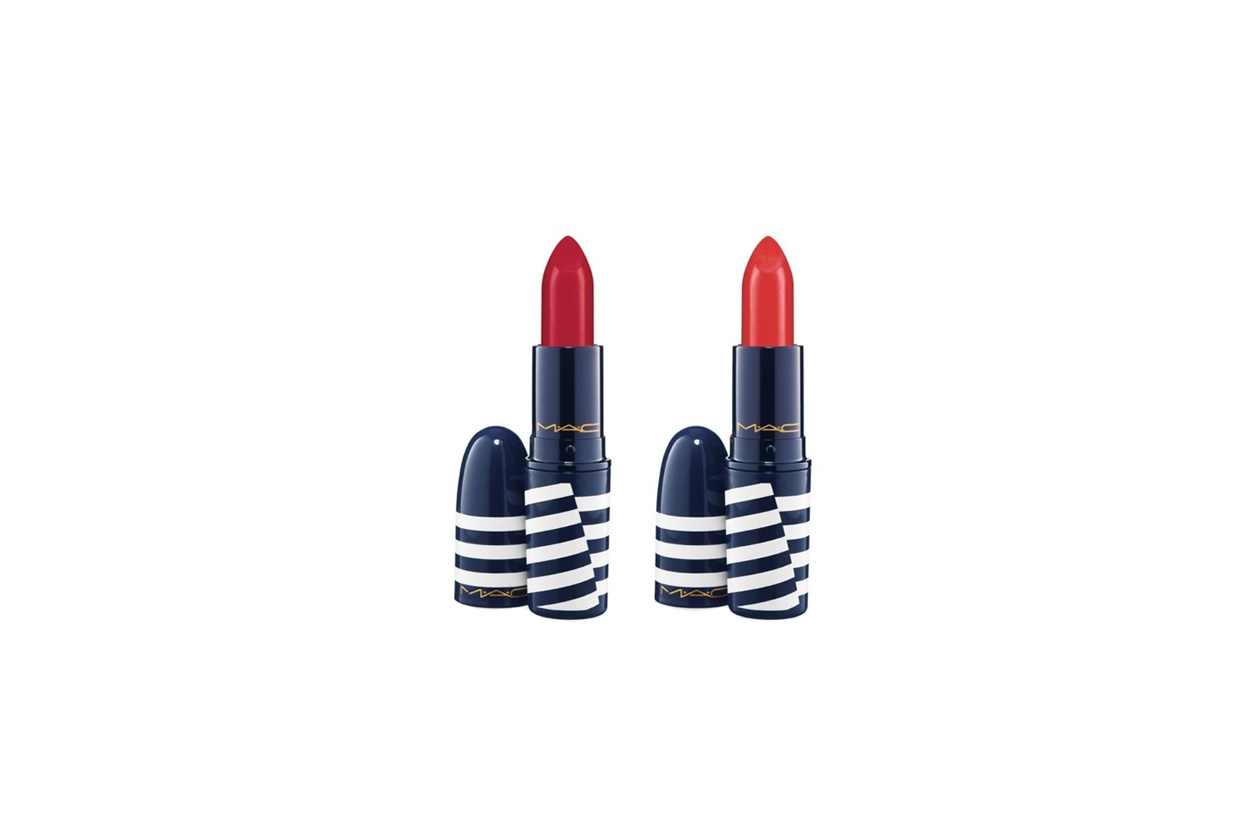 Completate il look con i lipstick Sail la vie (rosso scuro) o Red Racer (rosso aranciato) della collezione Mac Sailor