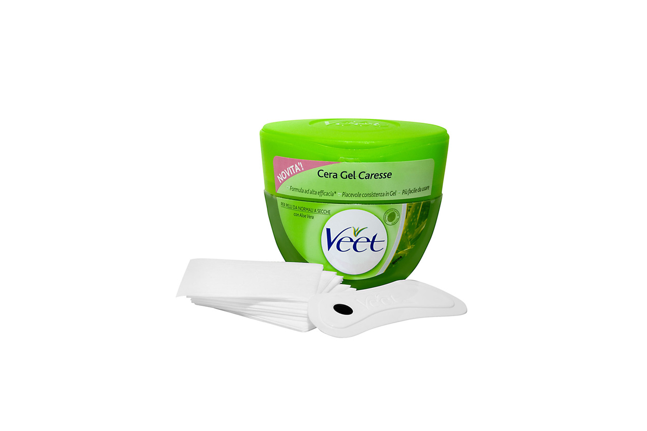 Se la cera a caldo non vi convince, una buona alternativa può essere la cera gel Veet per pelli secche