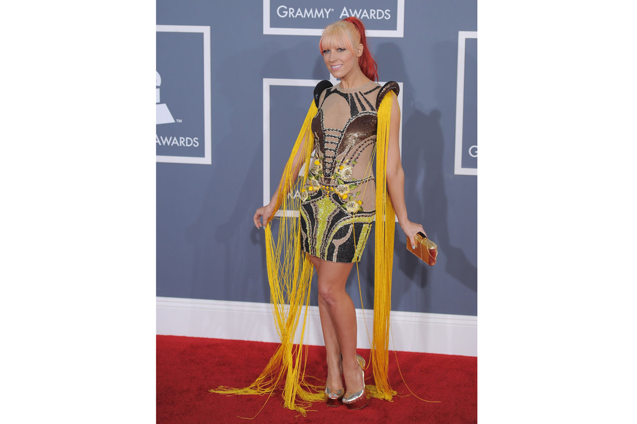 Una chioma un po’ psichedelica quella scelta da Bonnie McKee per i Grammy Awards