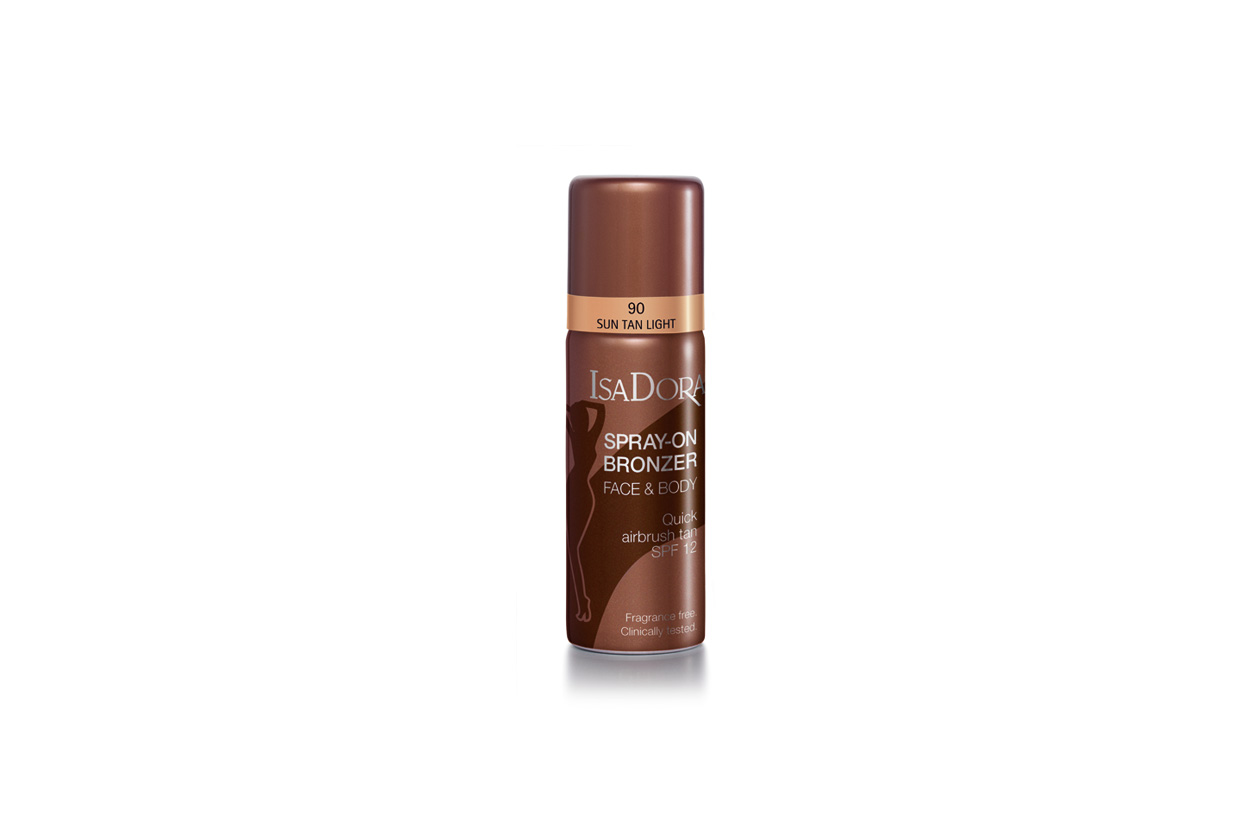 Lo Spray-on Bronzer di IsaDora con spf 12 dona un risultato spray senza imperfezioni