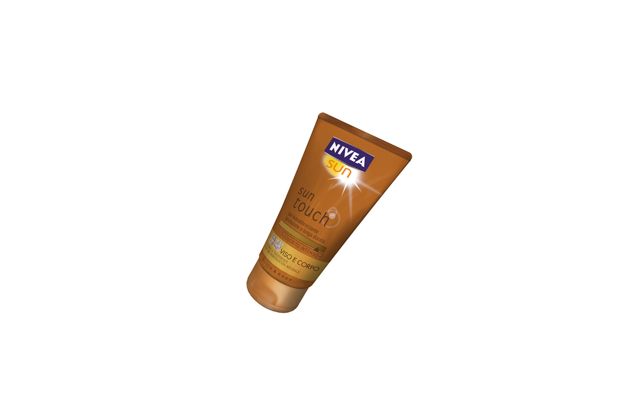 Sun Touch Gel Autoabbronzante di Nivea ha una formula trasparente e delicata che garantisce un’idratazione intensa e duratura