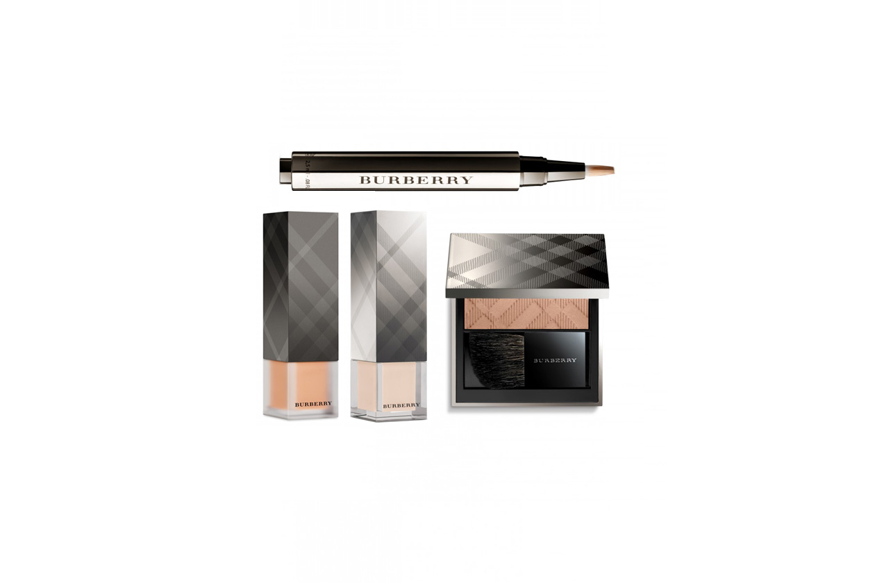 Burberry base light glow earthy blush