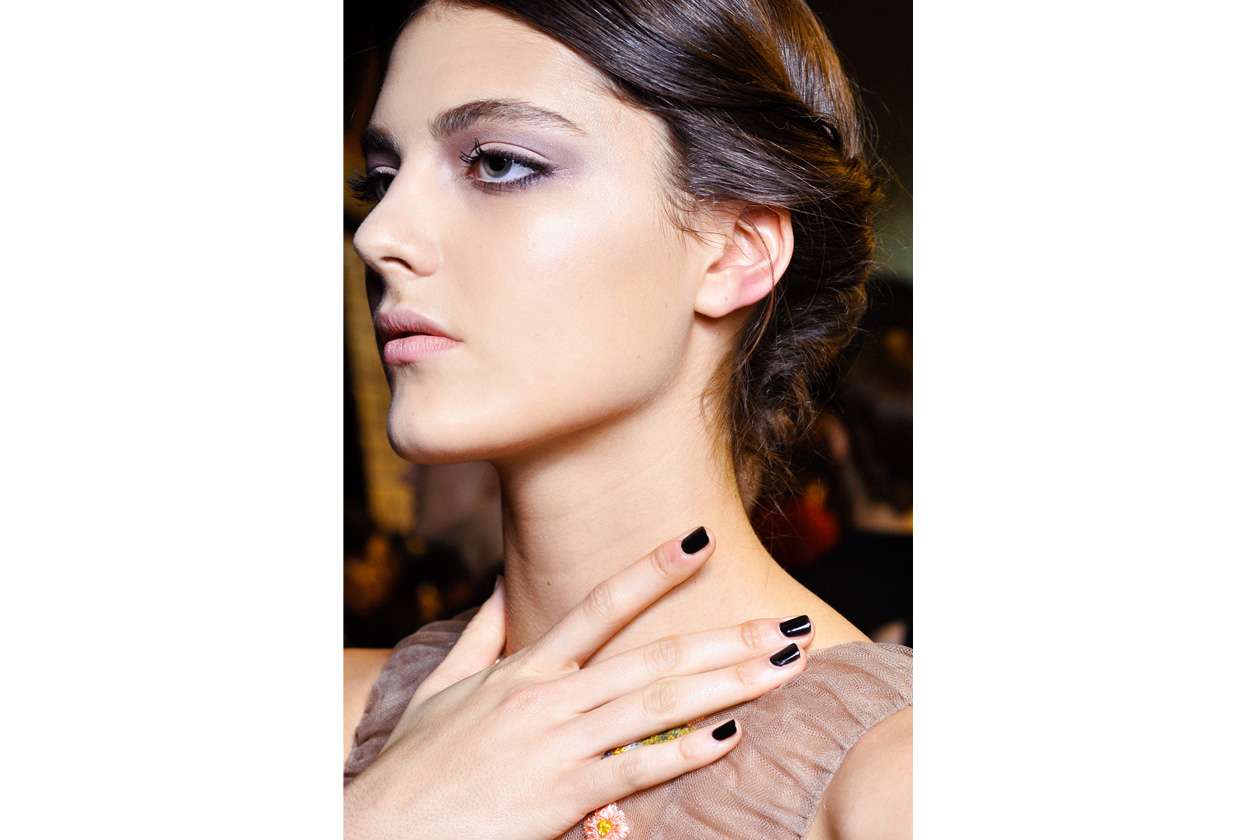 Deep black per le modelle di Valentino