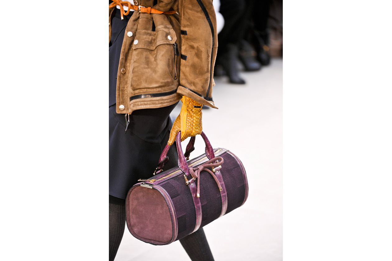 Borsa sfilata viola suede Burberry