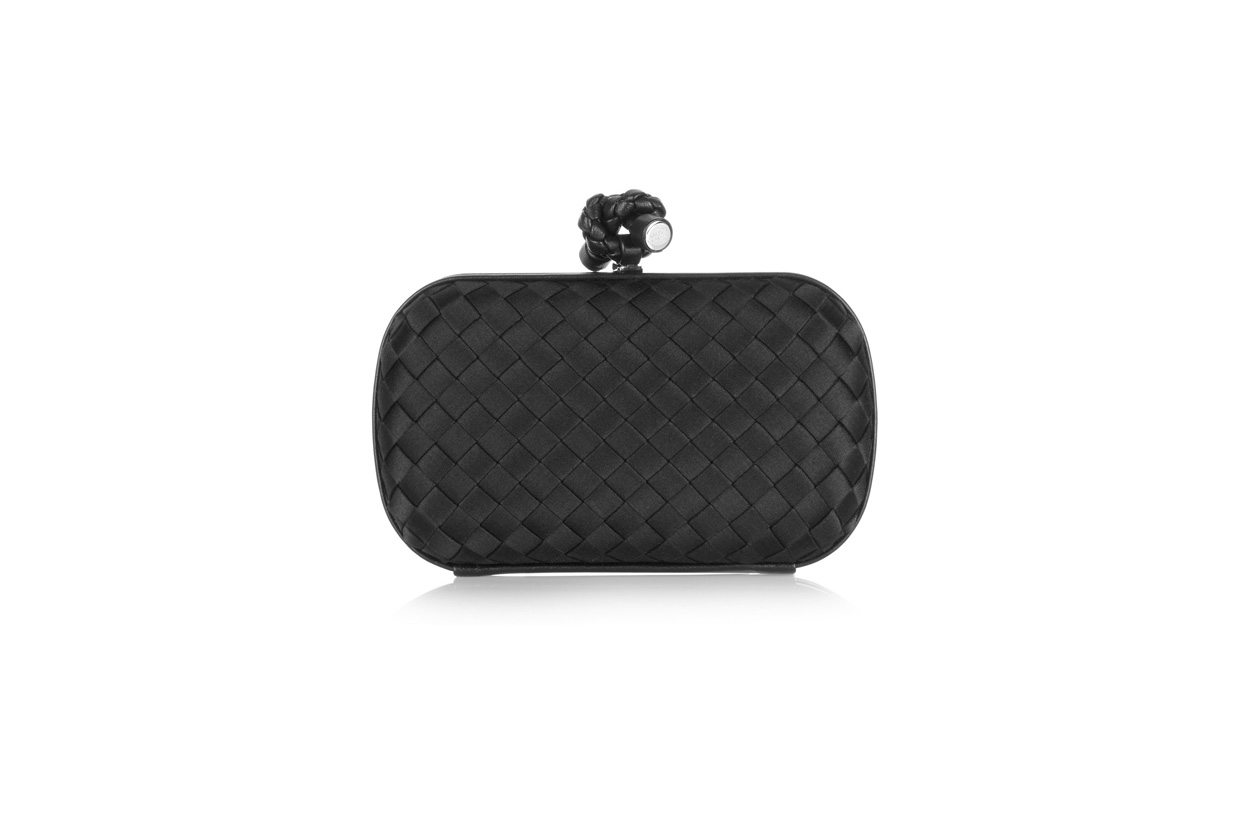 Clutch intrecciata satin nero Bottega Veneta