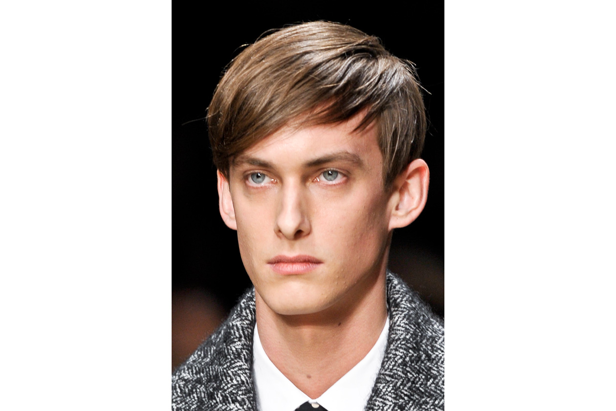 Ciuffo un po’ scalato per il modello di Burberry Prorsum