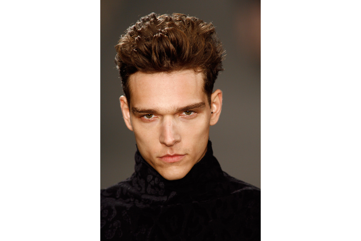 Just Cavalli sceglie un volume extra per il taglio: per replicare è necessario una lunghezza maggiore sulla testa