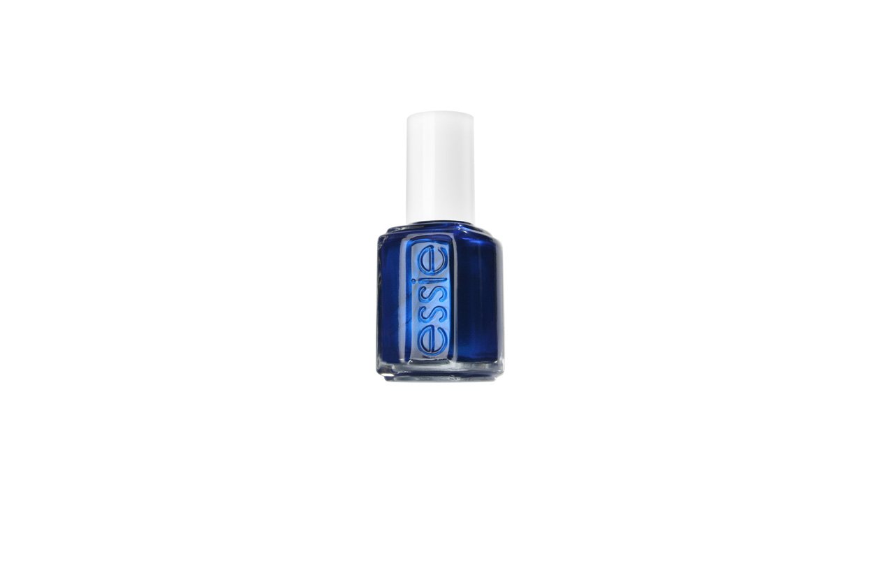 Lo smalto Aruba Blue di Essie ha un finish molto particolare