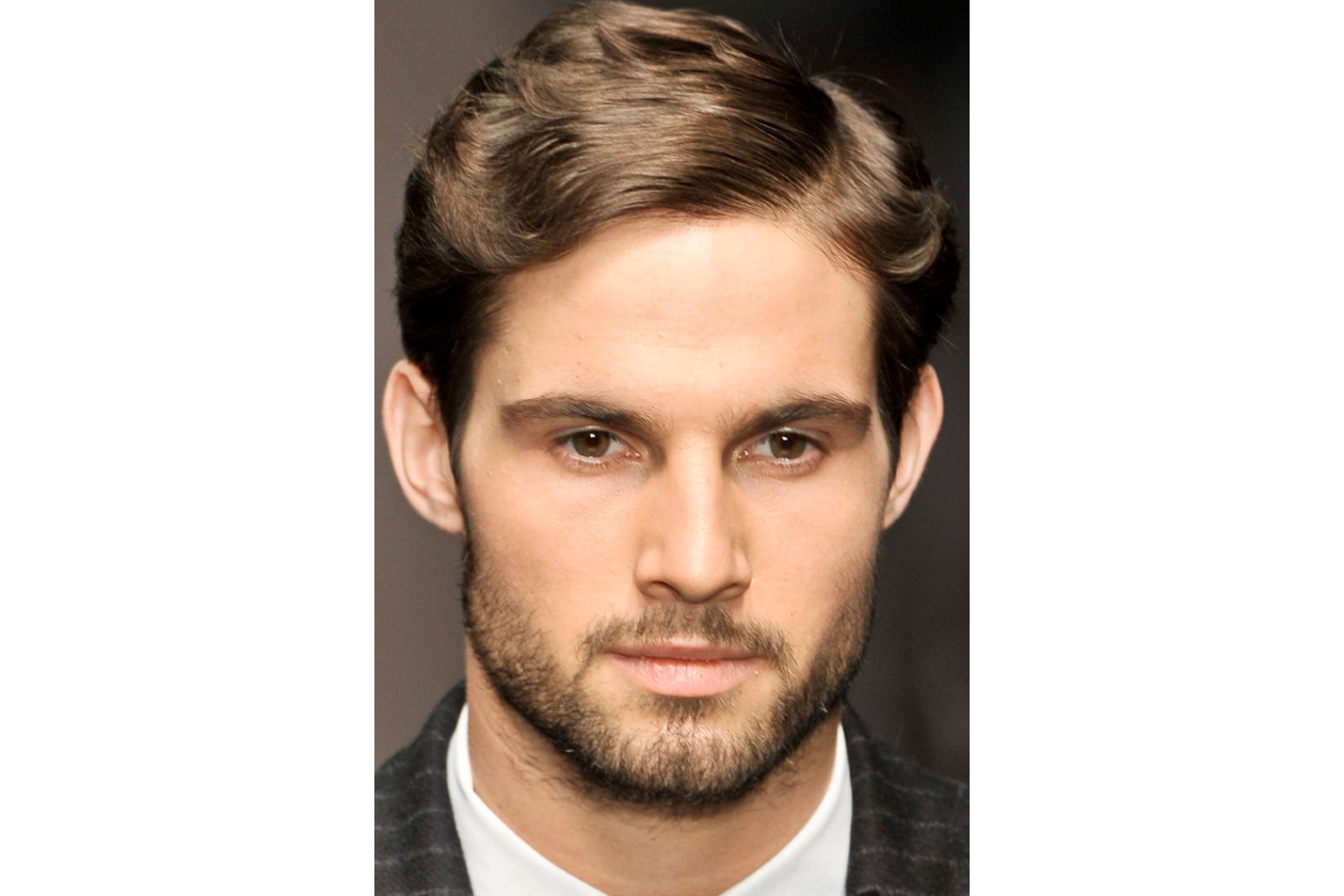 Riga e ciuffo di media lunghezza è la scelta di Dolce & Gabbana