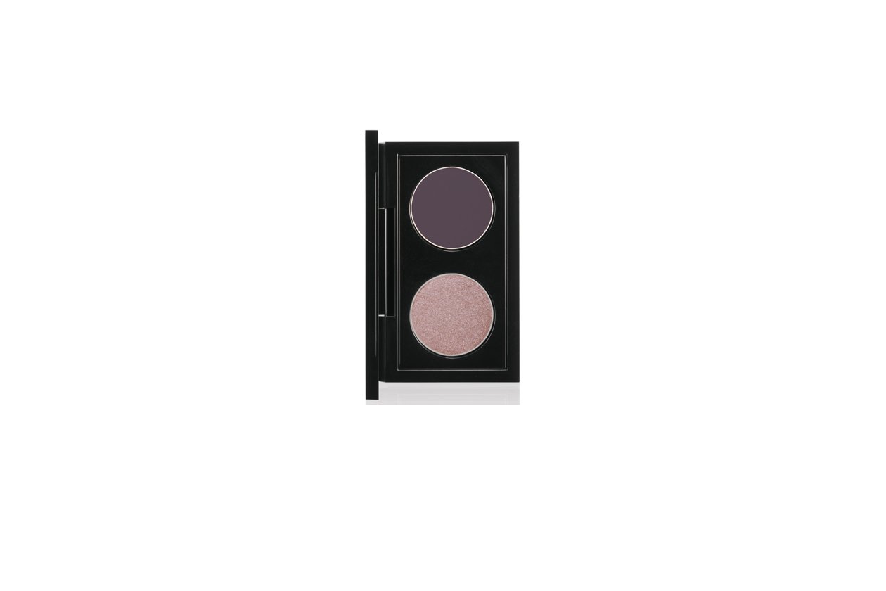 Da segnalare anche gli ombretti duo della collezione Style Seeker di MAC come il  Whims&Fancies, argento platino e prugna