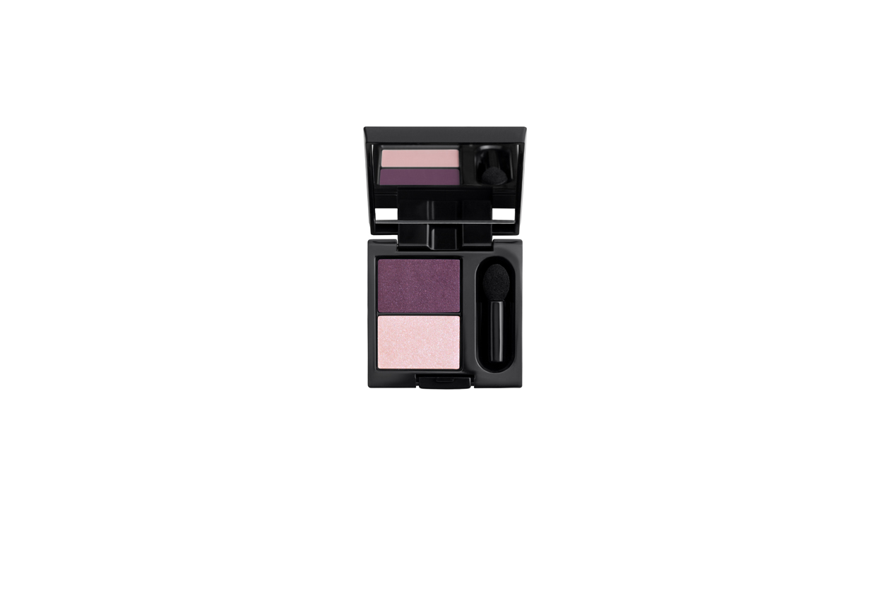 Molto pratico il Viola Velvet Duo Eye Shadow di Diego Dalla Palma composto da un colore più intenso con riflessi perlati e da una nuance più chiara