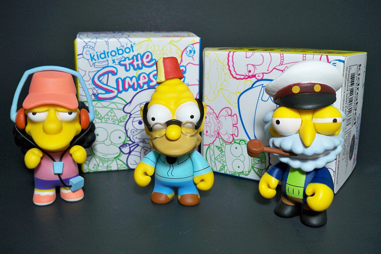 simpsons figures and packaging1