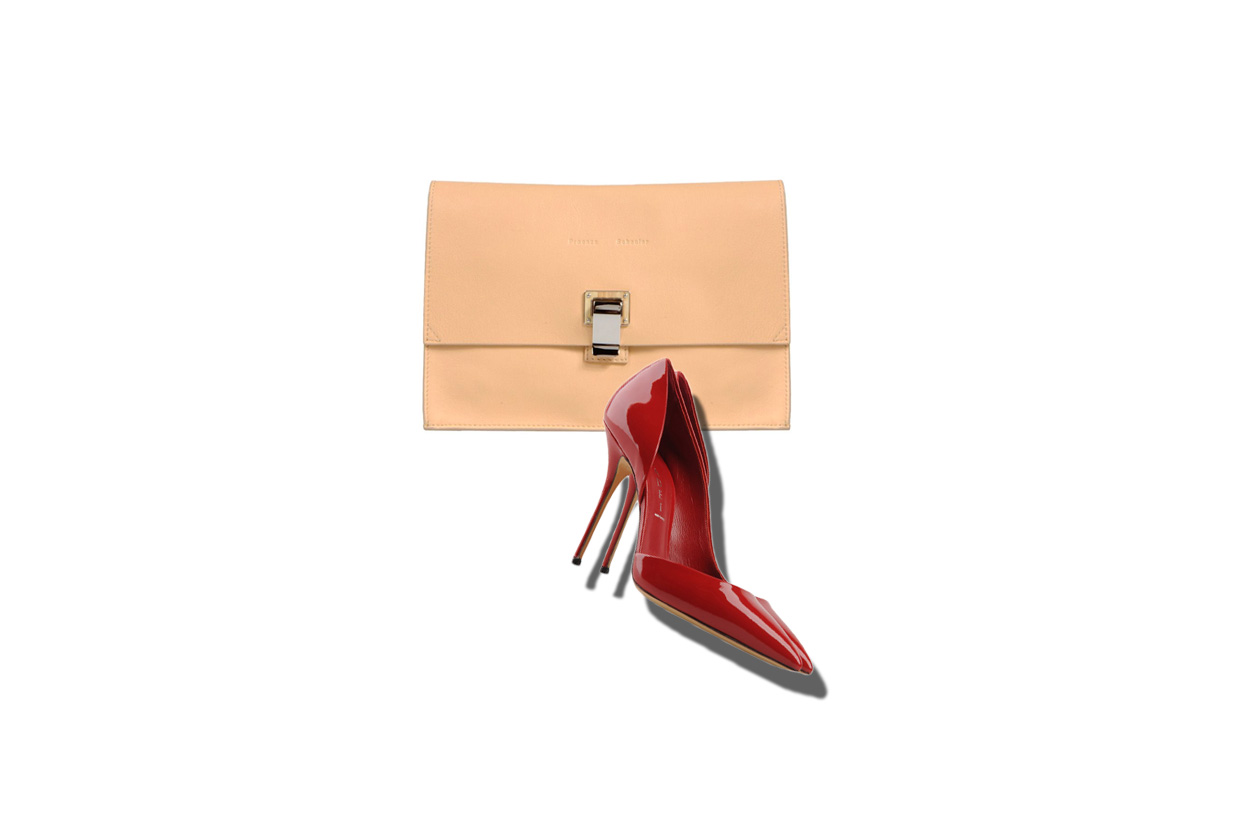 02 Capodanno Look Lady in red Pochette Proenza Schouler Casadei shoes red