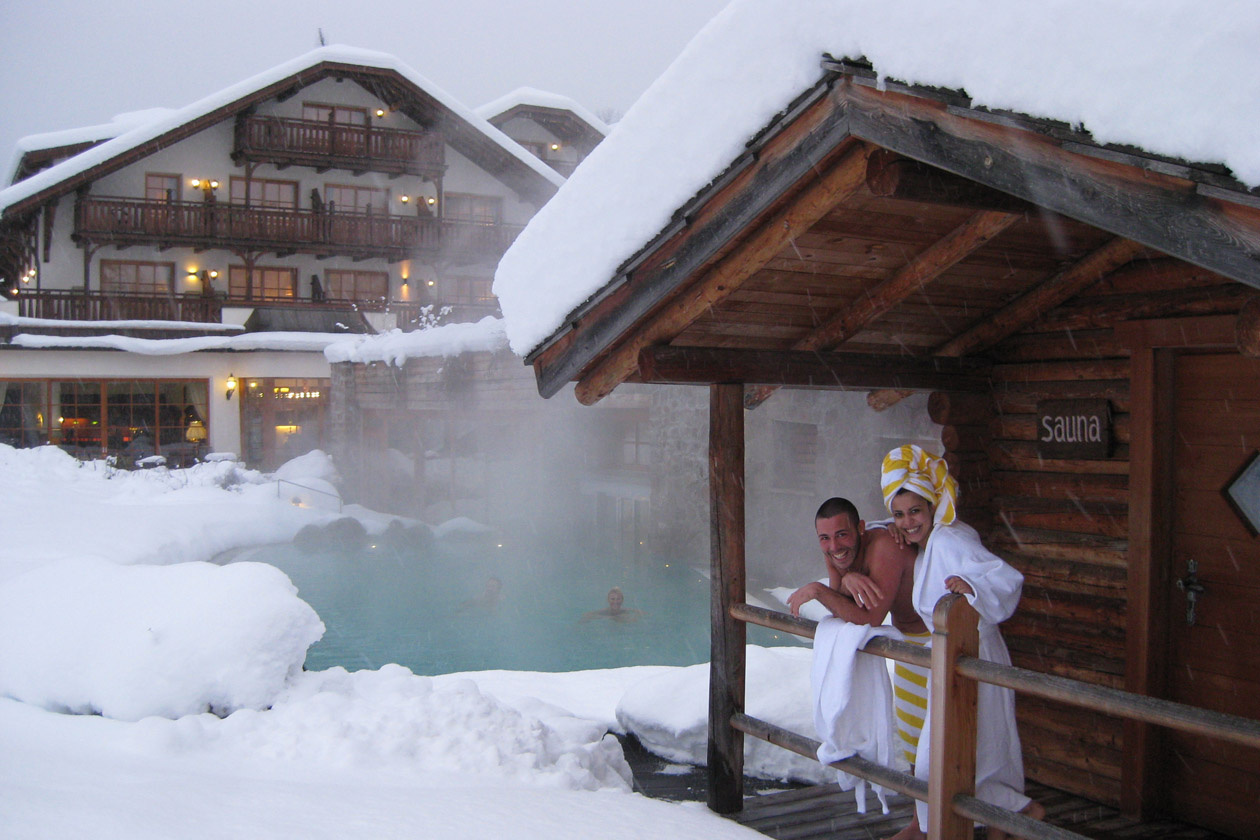 Atmosfere romantiche tipiche della tradizione sud-tirolese e natura: è il felice binomio dell’Hotel Angelo a Ortisei, nel cuore delle Dolomiti