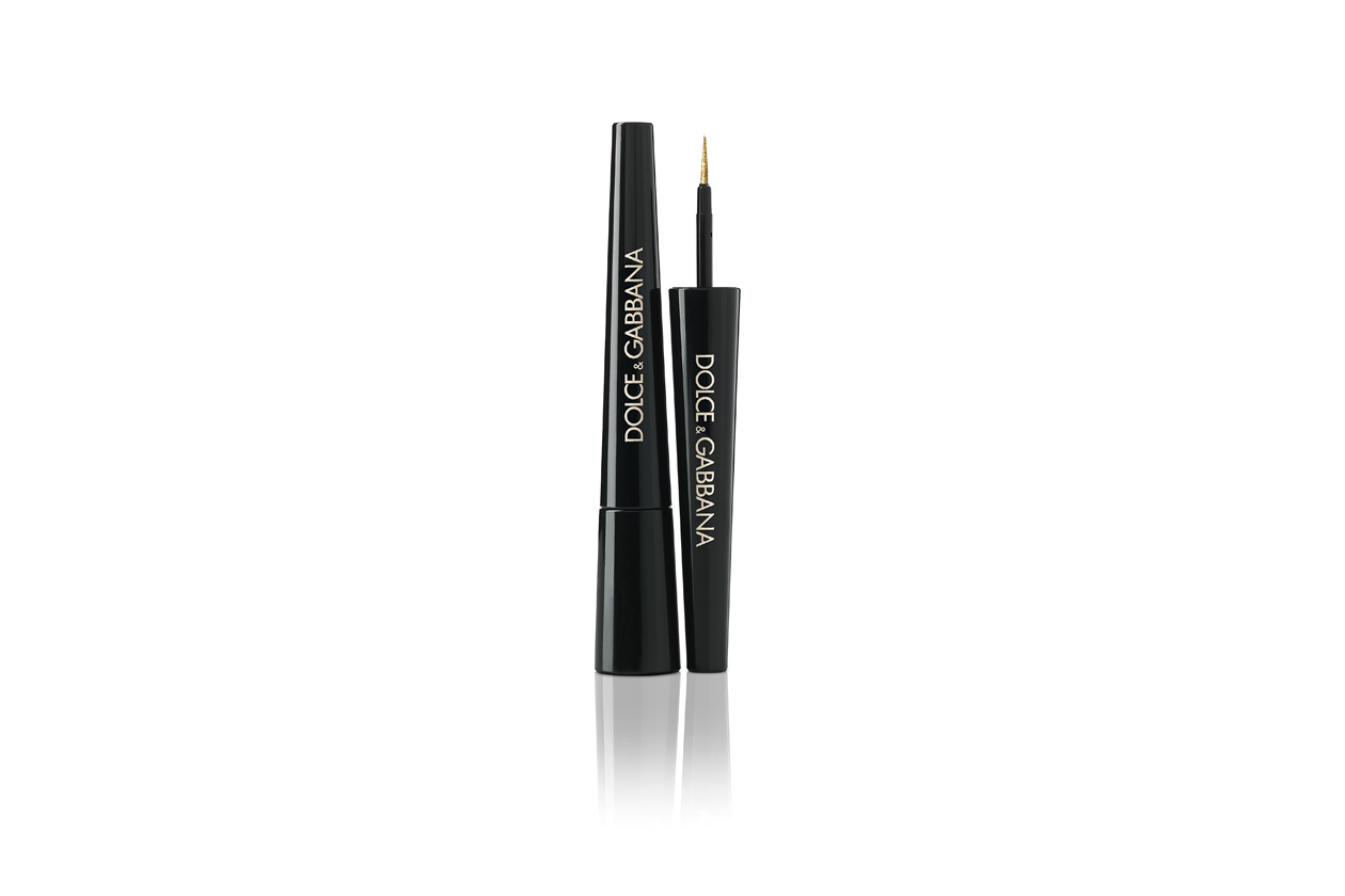 Effetto glitter metal anche per il primo eyeliner liquido Glam Liner della collezione The Glam Look di Dolce&Gabbana