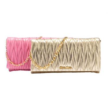 Miu Miu presenta la mini collezione di clutch