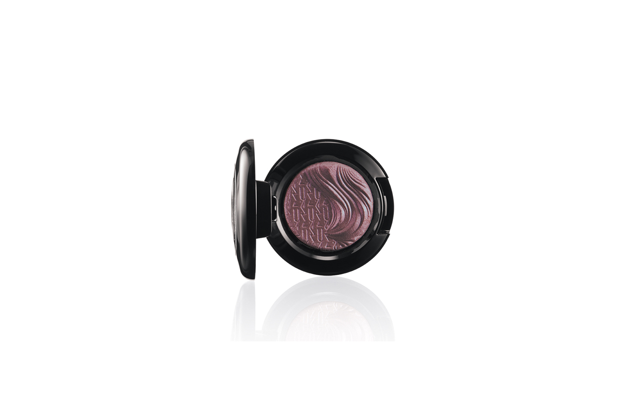 MAC Extra Dimension Eyeshadow Round Midnight