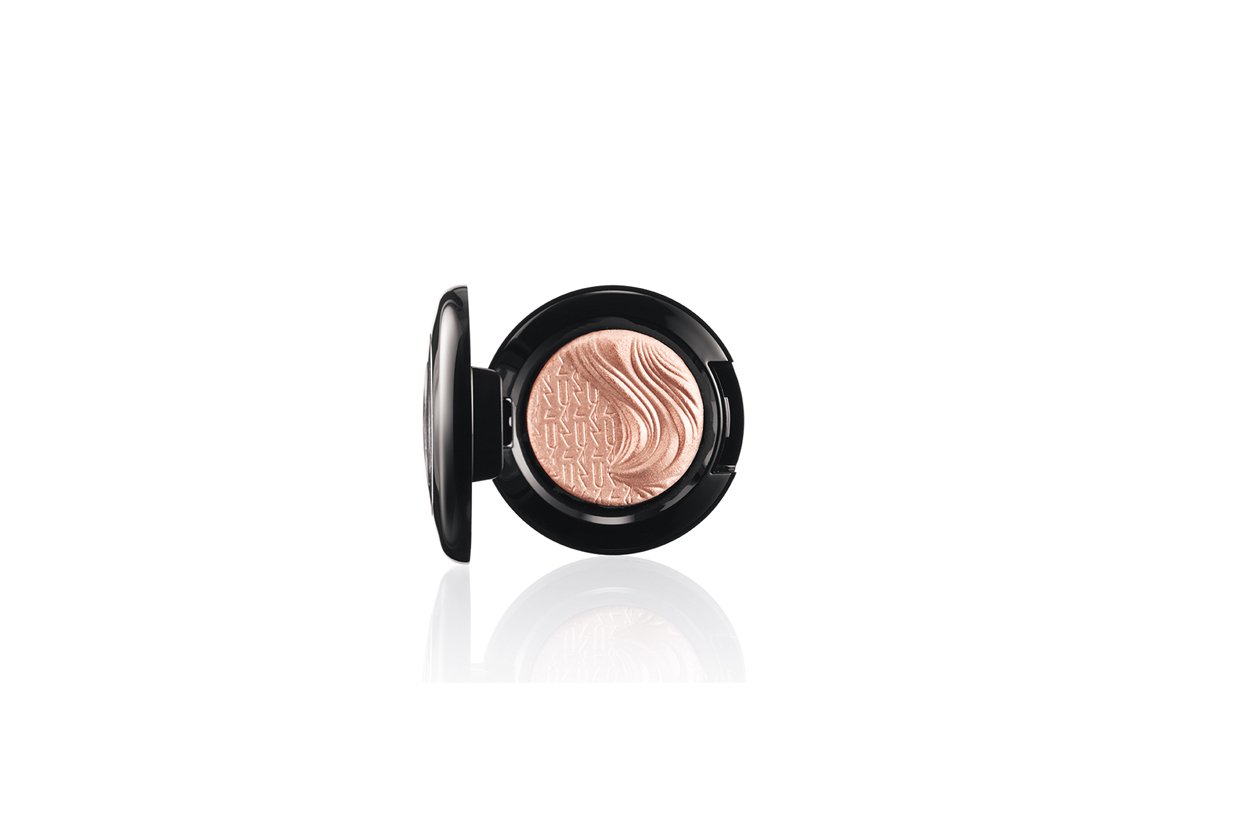 MAC Extra Dimension Eyeshadow A Natural Flirt