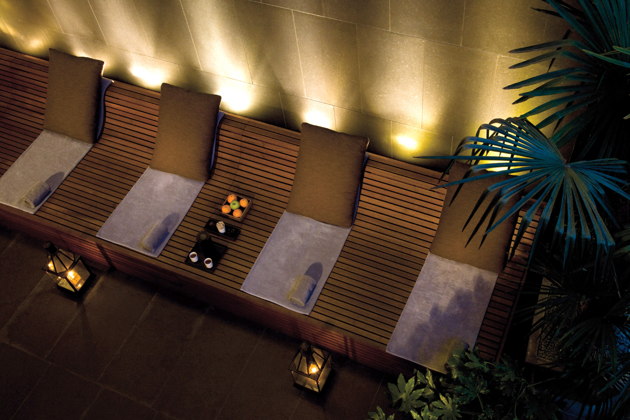 Nell’area relax della SPA Hotel Bulgari gustiamo un menu vegetariano