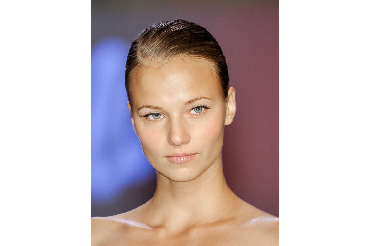 Bongkuk Koo utilizza polveri molto chiare per le gote