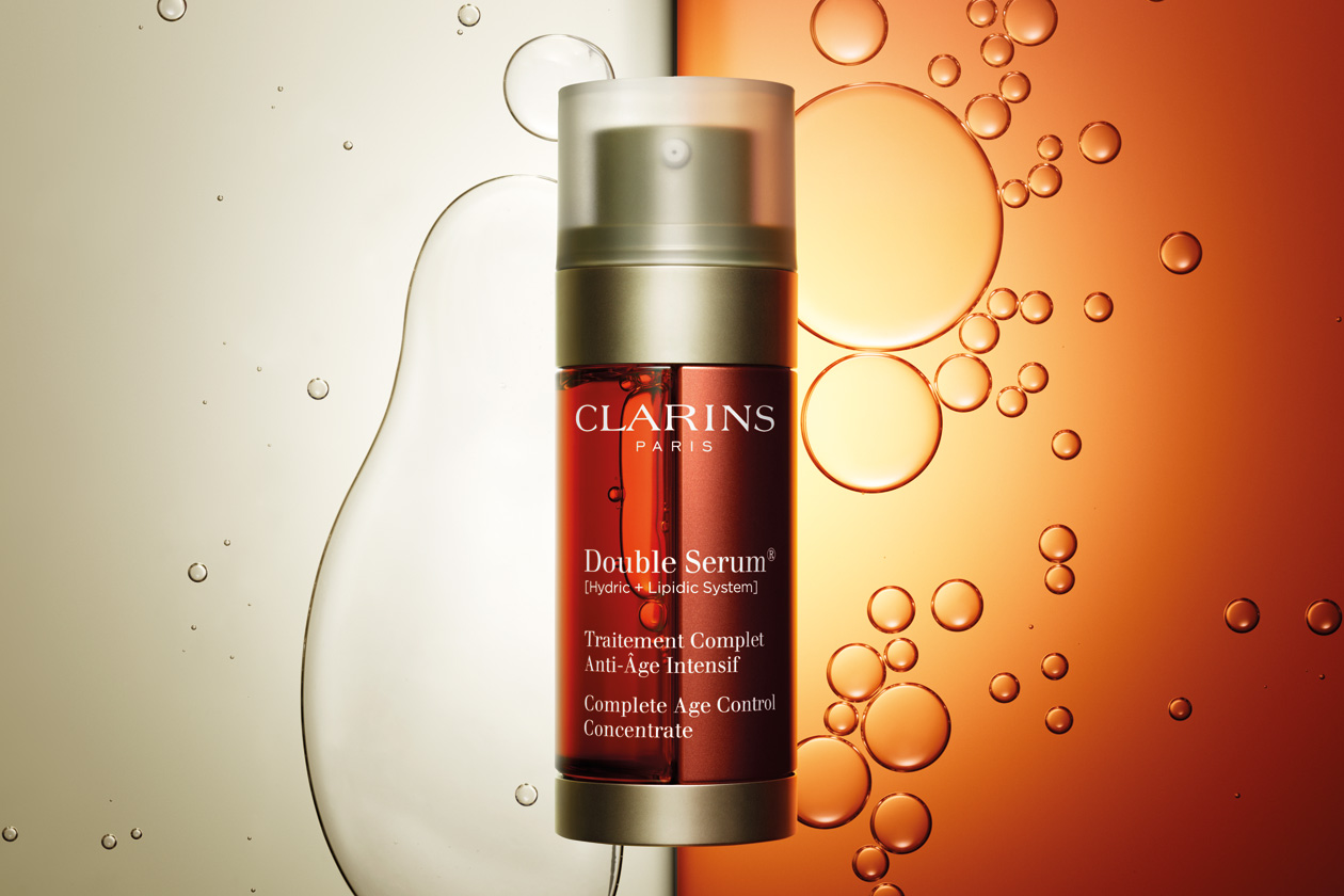 Il Double Serum di Clarins è pensato per tutti i tipi di pelle