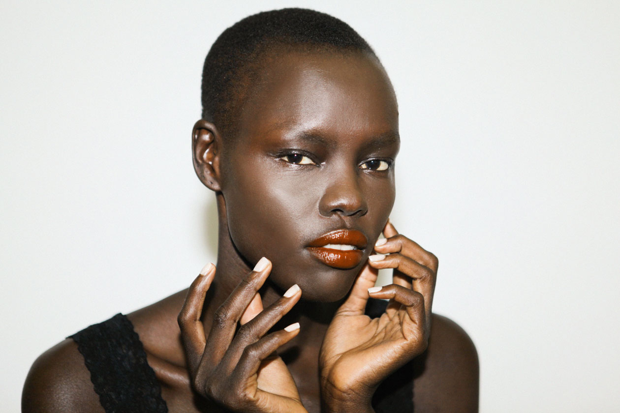 Il bianco è perfetto anche sugli incarnati scuri (Stéphanie Lapointe)