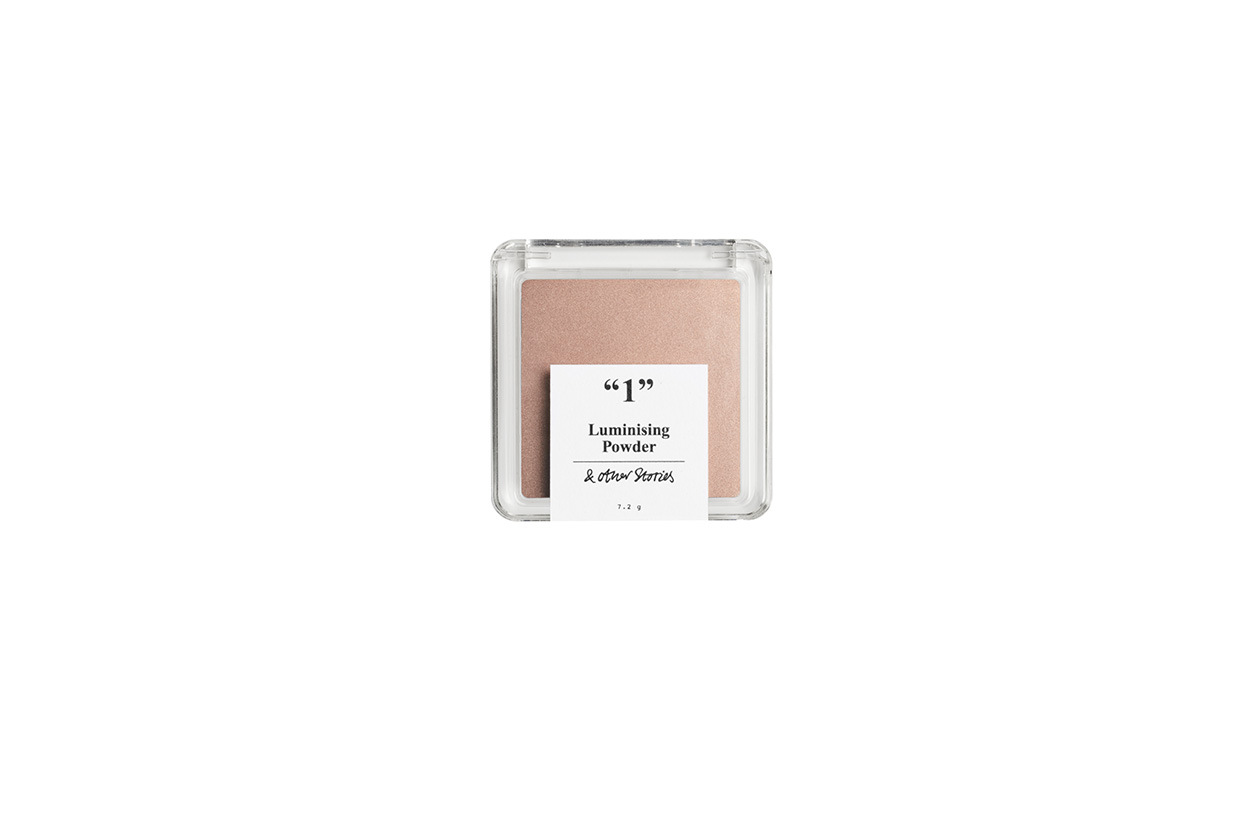 Luminizing Powder è il fard illuminante della nuova linea make up di & Other Stories