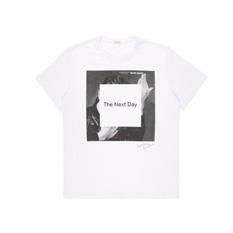 Paul Smith celebra l’album di David Bowie con una t-shirt