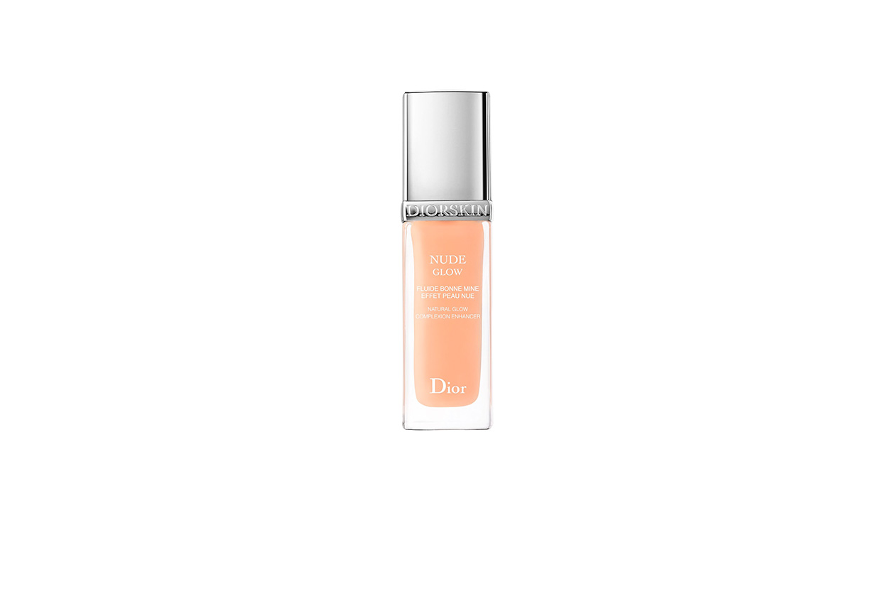 Un fluido da applicare prima del fondotinta: il Nude Glow di Dior è perfetto per preparare il viso alla luce estiva