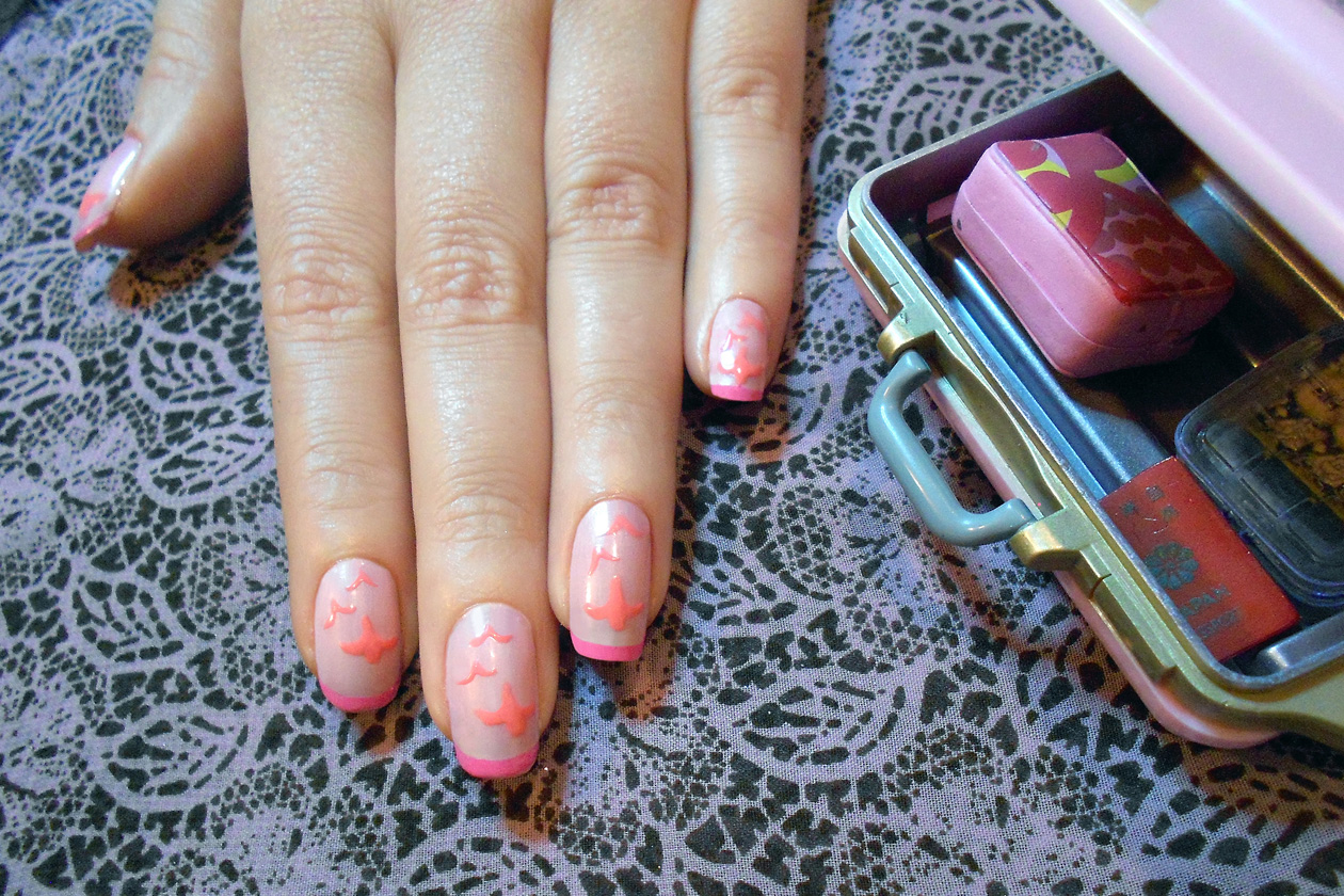 02 StatementPalePink nails